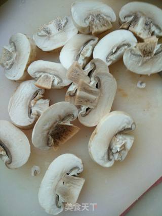 Steamed Chicken Wings with Tricholoma recipe