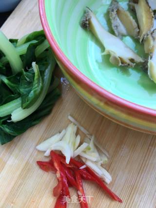Abalone with Spinach in Oil recipe