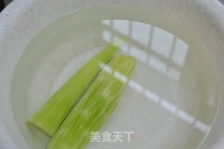 My Favorite Cold Dish for Chinese New Year [sweet and Sour Lettuce Shreds] recipe