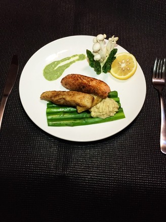 Pan-fried Salmon, Cod, Dragon Fish with Asparagus. recipe