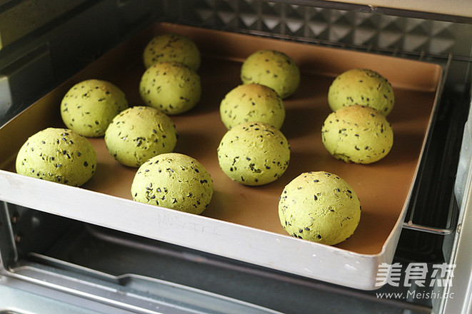 Matcha Sesame Mochi. Olive Oil Version recipe