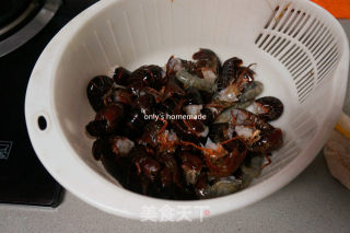 Dry Stir-fried Group of Heroes (crayfish, River Prawn, June Yellow) recipe