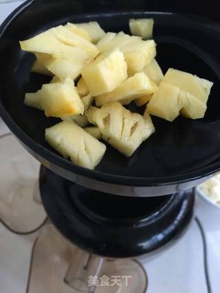 Pineapple Crisp Pear Juice recipe
