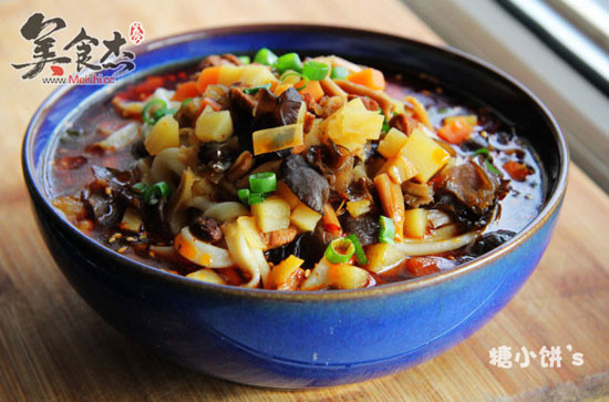 Red Oil and Sour Soup Simmered Noodles recipe