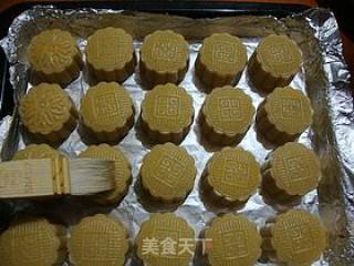 Full Moon Mid-autumn Festival----------[cantonese Strawberry Bean Paste Mooncakes] recipe