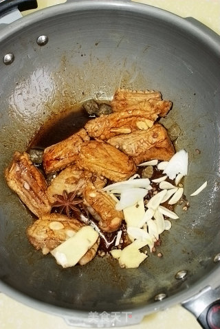【squid Braised Pork Ribs】--encounter of Seafood and Meat recipe