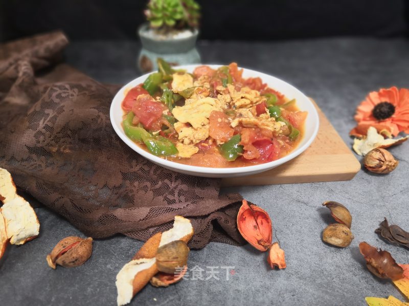 Home Cooking-scrambled Eggs with Green Peppers and Tomatoes recipe