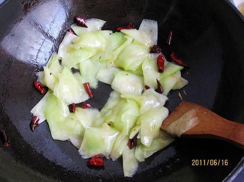 Spicy Stir-fried Watermelon Peel recipe