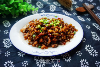 Sour Cowpeas with Minced Meat recipe