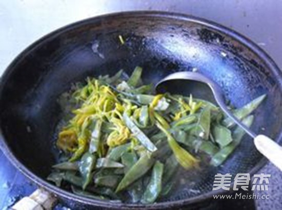 Lentils Roasted Day Lily recipe