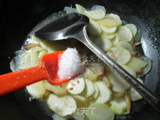 Boiled Potatoes with Mustard and Long Melon recipe