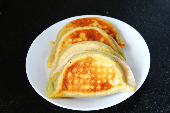 Fried Dumplings Stuffed with Chives and Egg recipe