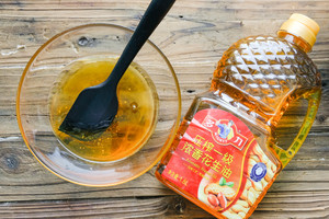 Traditional Egg Yolk and Bean Paste Mooncakes│dolly Peanut Oil X Gold Family Banquet recipe