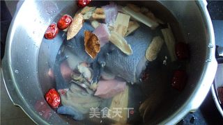 American Ginseng and Huaishan Bamboo Silk Chicken Soup recipe