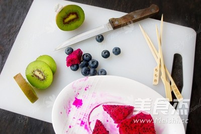 Yogurt and Fruit Skewers recipe