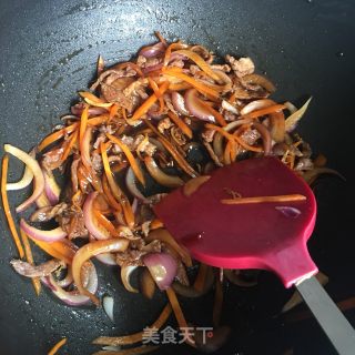 Fried Noodles with Carrots and Onions recipe