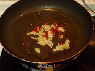 Stir-fried Minced Pork with Dried Bamboo Shoots and Capers recipe