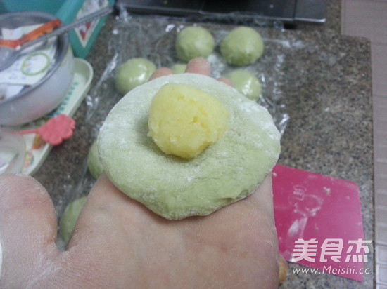 Matcha Potato Salty Bread recipe