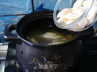 Fresh Lily and Yam Chicken Soup recipe