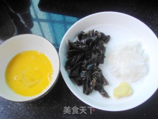 White Shell Fungus and Egg Soup recipe