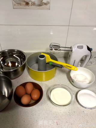 Light Cream Chiffon Cake recipe