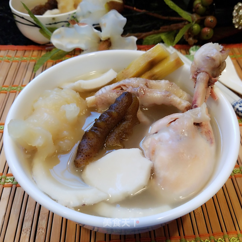 Coconut Sugar Cane Flower Maw Chicken Leg Soup recipe