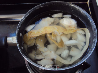 Chrysanthemum Pear Soup recipe