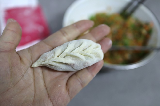 Pork Parsley Carrot Hot Dumplings recipe