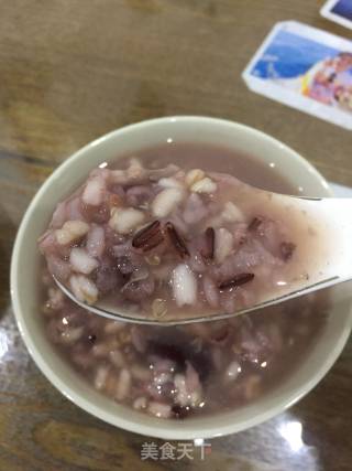 Germ Rice, Quinoa, Black Glutinous Rice, Red Beans and Red Dates Porridge recipe