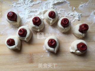 The Most Delicious Red Jujube Steamed Buns recipe