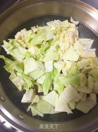 Stir-fried Cabbage with Sausage recipe