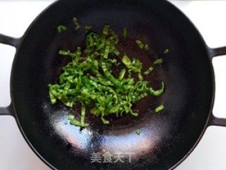 Stir-fried Shredded Pork with Edamame and Green Pepper recipe