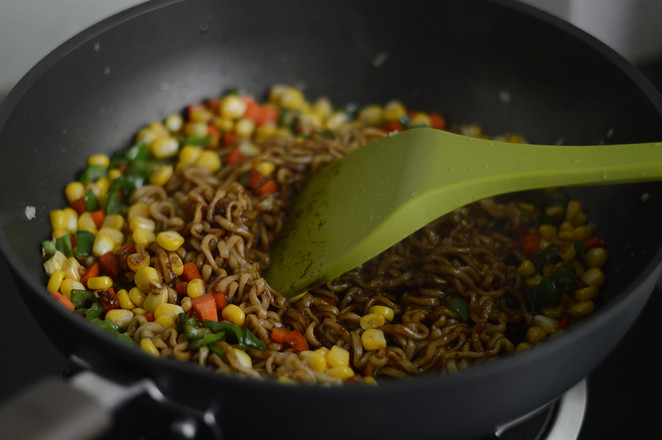 #中卓炸酱面#colorful Vegetable Fried Noodles recipe