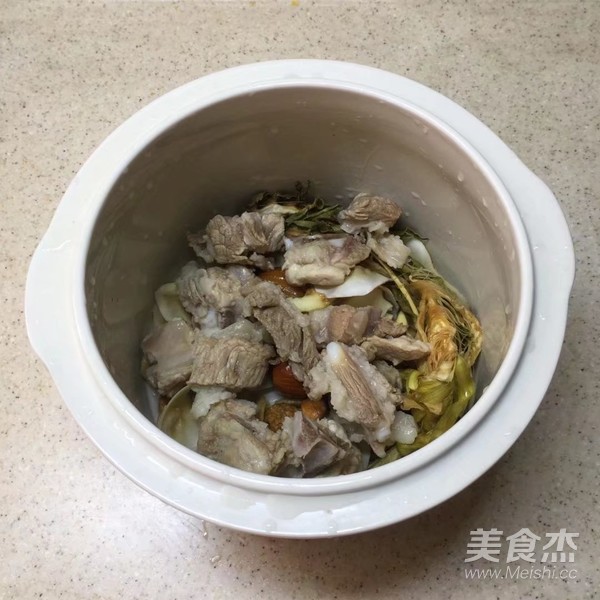 Bawang Flower Sea Coconut Pork Rib Soup recipe