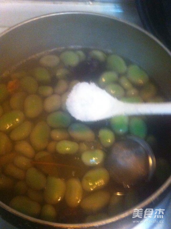 Beans Flavored with Aniseed recipe