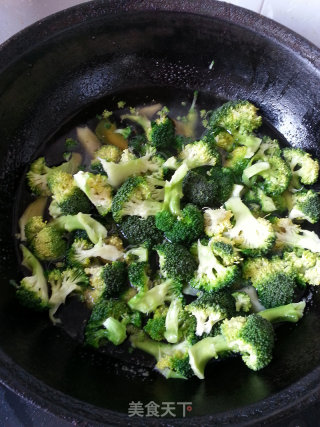 Stir-fried Shrimp with Broccoli recipe