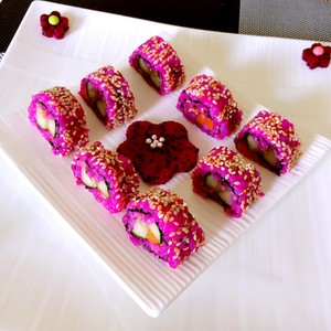 Qiao Ma's Homemade Dragon Fruit Sushi recipe