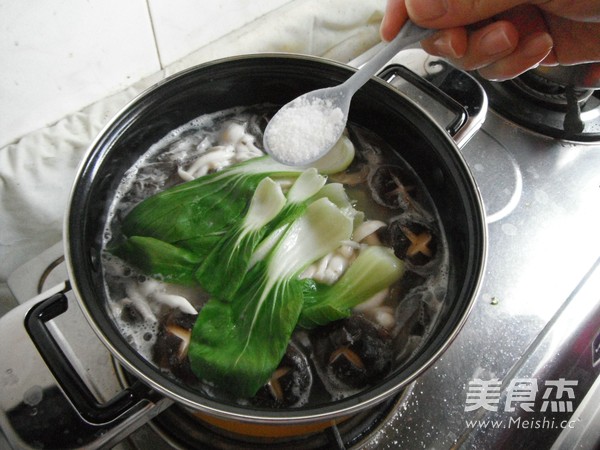 Mushroom Hot Pot in Thick Soup recipe