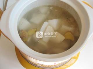White Radish and Pleurotus Eryngii Cavity Bone Soup recipe