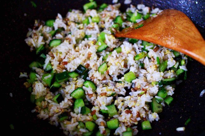 Cucumber Shrimp Mixed Grain Egg Fried Rice recipe