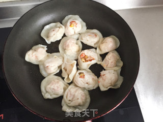 Leftover Dumplings Become Fried Dumplings in Five Minutes recipe