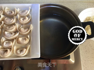 Li Qiu Grabs Autumn Fat Oil and Spicy Lamb Wanton Noodles recipe