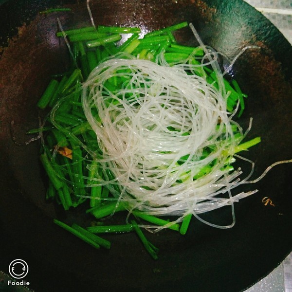 Celery Stir-fried Noodles recipe