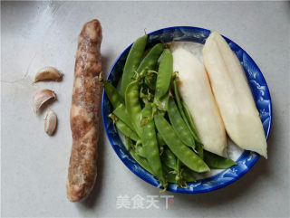 [next Meal] Fried Sausage with Snow Peas recipe
