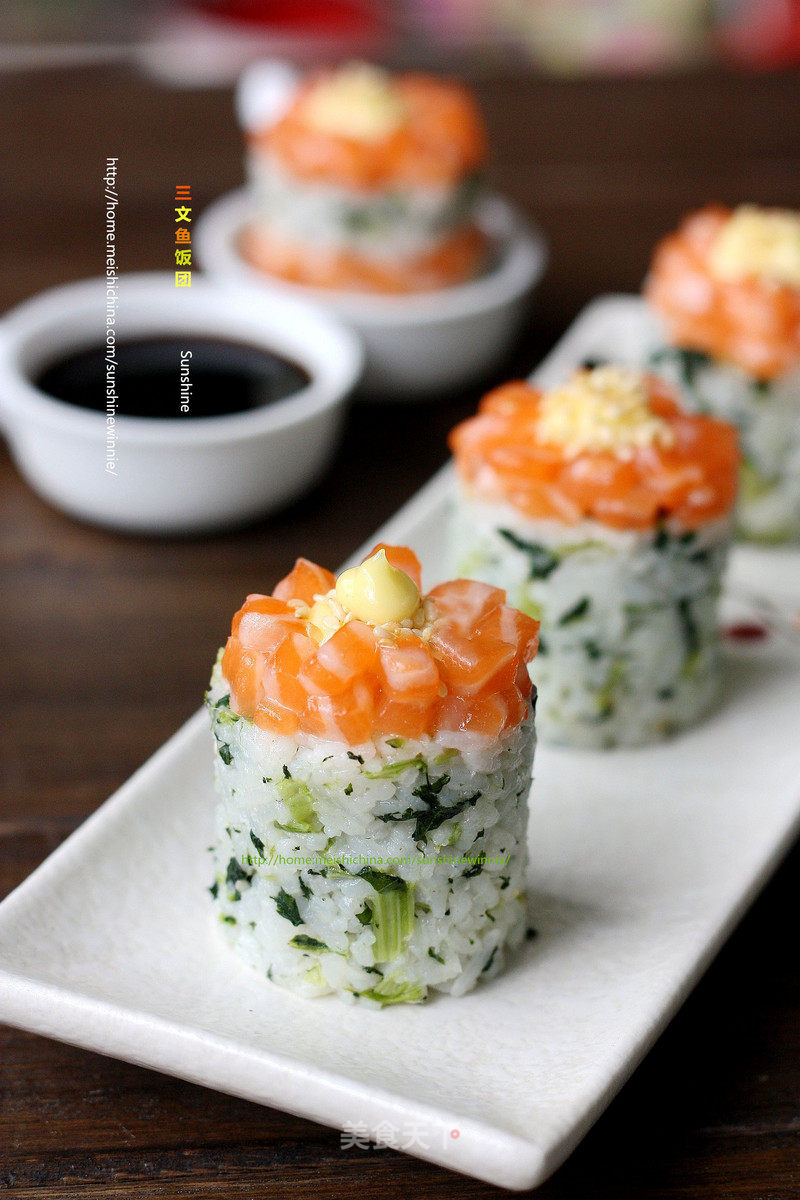 Delicious and Attractive-----salmon Rice Balls recipe