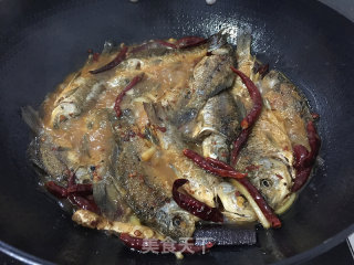 Griddle Spicy Little Crucian Carp recipe