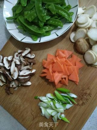 Stir-fried Snow Peas with Double Mushroom recipe