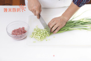 Niu People are Not Afraid of Fire-stir-fried Beef with Chopped Pepper and Garlic Moss recipe