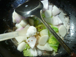 Stir-fried Rice Cake with Onion and Cabbage recipe