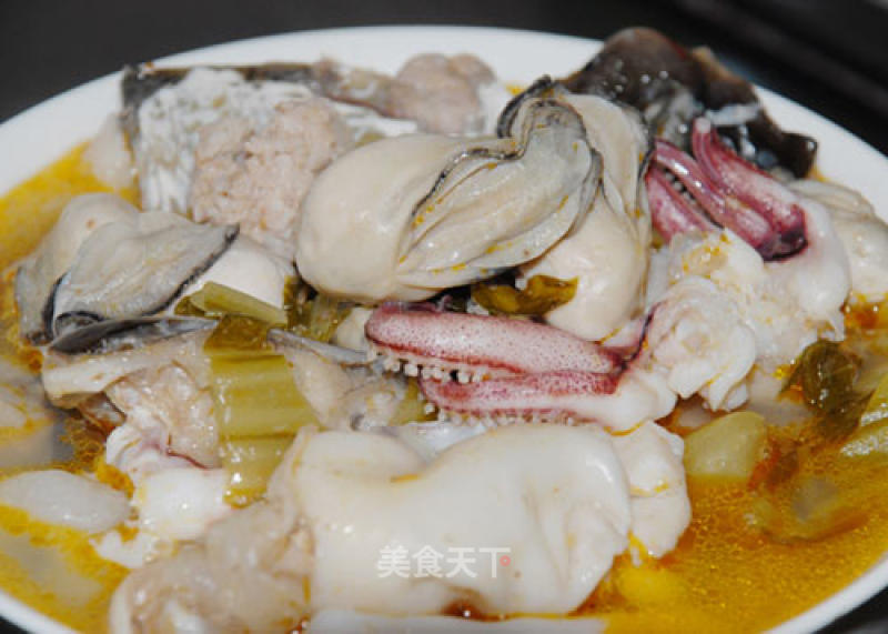 Sauerkraut Seafood Pot